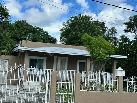 261 NW 49th Street Miami FL 33127