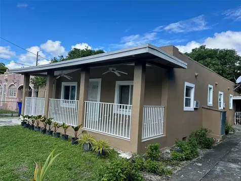 261 NW 49th Street Miami FL 33127