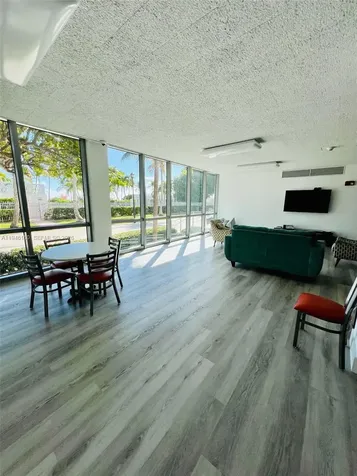 2655 Collins Avenue Miami Beach FL 33140