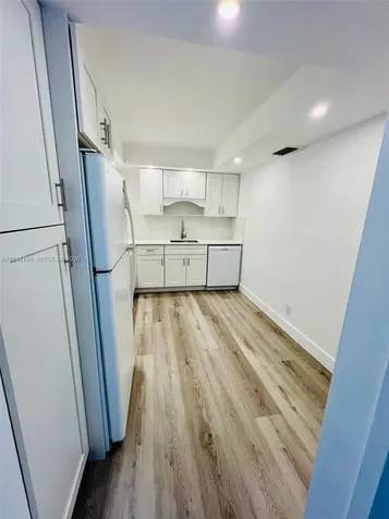 2655 Collins Avenue Miami Beach FL 33140