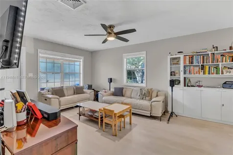 709 SW 7th Avenue Hallandale Beach FL 33009