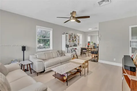 709 SW 7th Avenue Hallandale Beach FL 33009