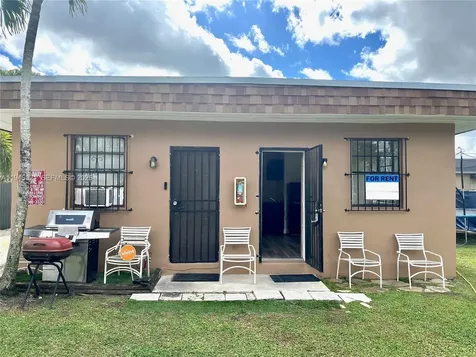 645 NW 1st Street Florida City FL 33034