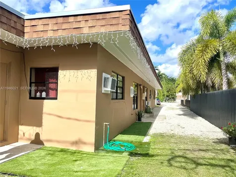 645 NW 1st Street Florida City FL 33034
