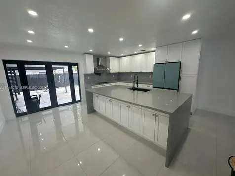 5150 E 9th Lane Hialeah FL 33013