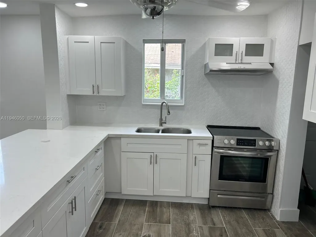 261 NW 49th Street Miami FL 33127