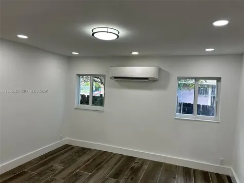 261 NW 49th Street Miami FL 33127