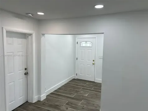 261 NW 49th Street Miami FL 33127