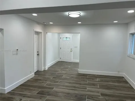 261 NW 49th Street Miami FL 33127