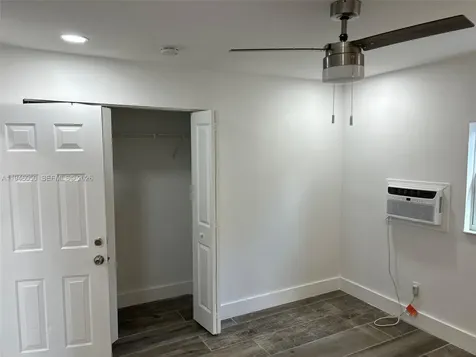 261 NW 49th Street Miami FL 33127