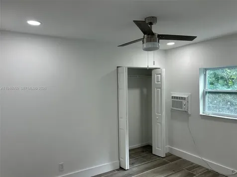 261 NW 49th Street Miami FL 33127