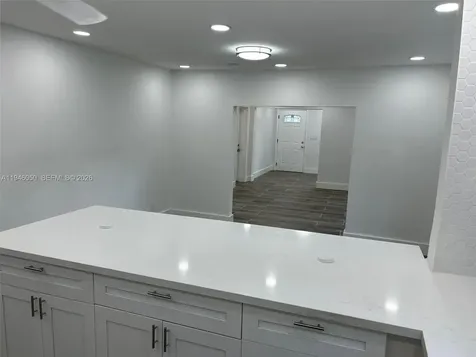 261 NW 49th Street Miami FL 33127