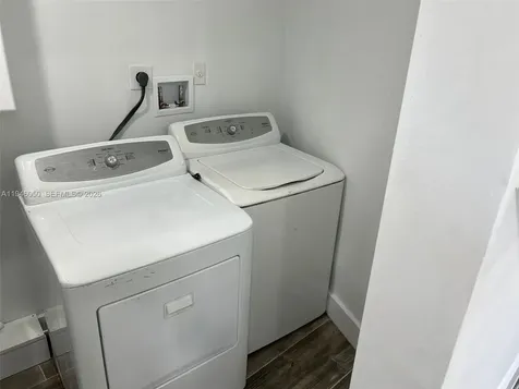 261 NW 49th Street Miami FL 33127