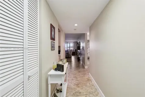4725 E Lucerne Lakes Boulevard E Lake Worth FL 33467
