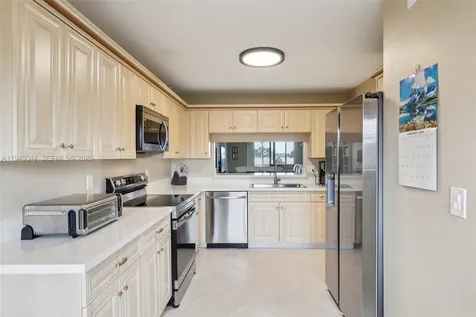 4725 E Lucerne Lakes Boulevard E Lake Worth FL 33467