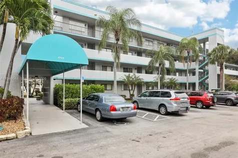 4725 E Lucerne Lakes Boulevard E Lake Worth FL 33467