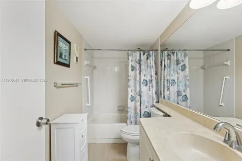 4725 E Lucerne Lakes Boulevard E Lake Worth FL 33467