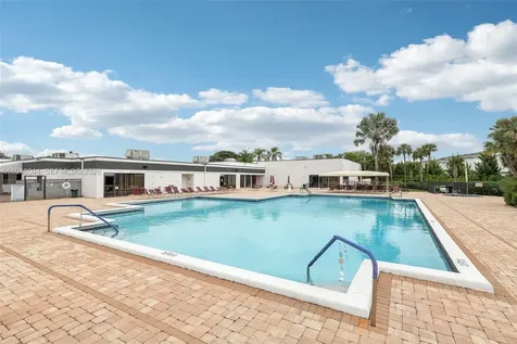 4725 E Lucerne Lakes Boulevard E Lake Worth FL 33467