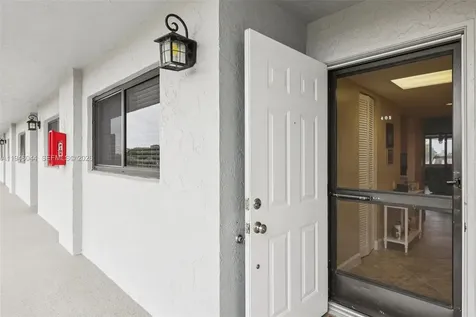 4725 E Lucerne Lakes Boulevard E Lake Worth FL 33467