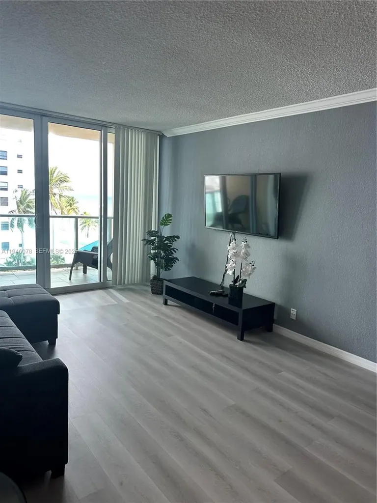 2501 S Ocean Drive Hollywood FL 33019