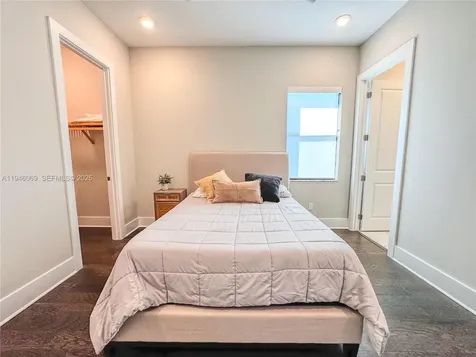 5577 Saint Armands Way Westlake FL 33470