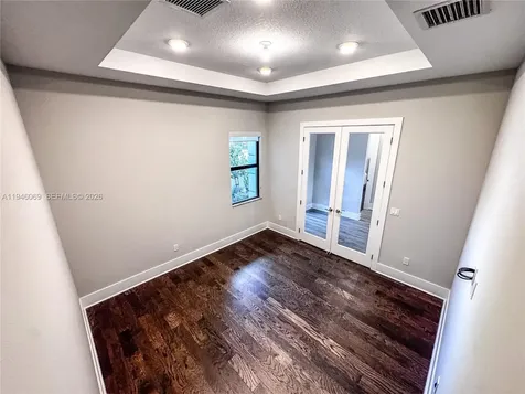 5577 Saint Armands Way Westlake FL 33470