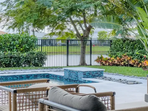5577 Saint Armands Way Westlake FL 33470