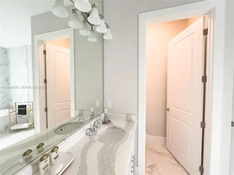 5577 Saint Armands Way Westlake FL 33470