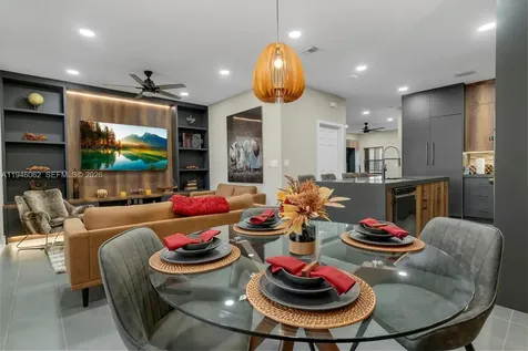 4650 Santa Cruz Way Davie FL 33314