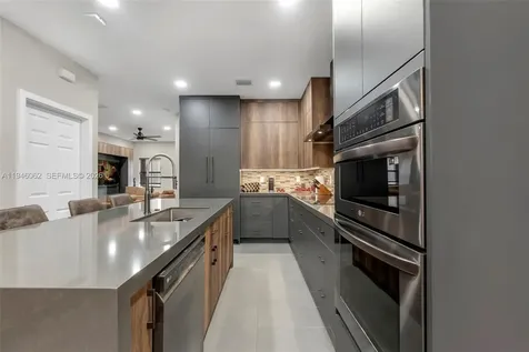 4650 Santa Cruz Way Davie FL 33314