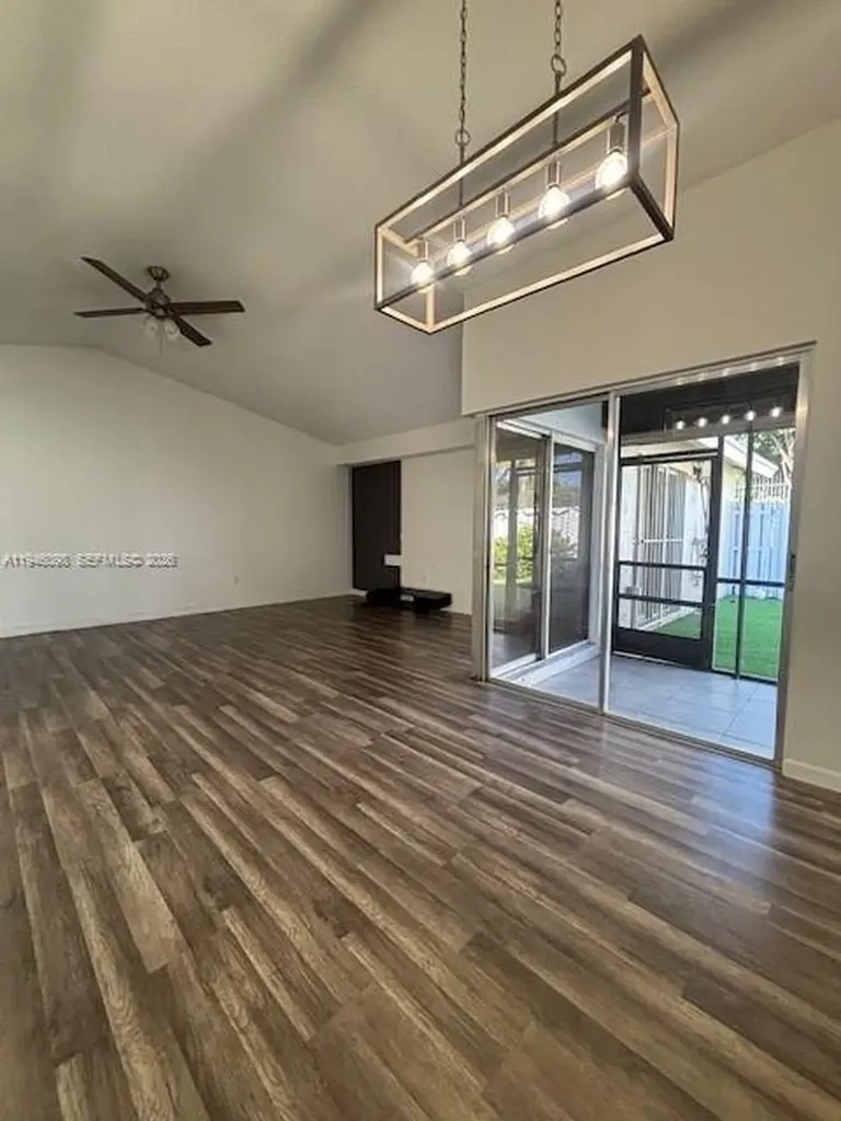 817 NE 214th Lane Miami FL 33179