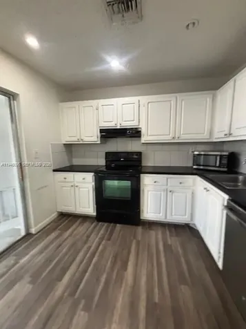 817 NE 214th Lane Miami FL 33179