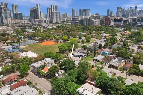 213 NW 34th Terrace Miami FL 33127