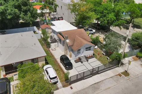 213 NW 34th Terrace Miami FL 33127