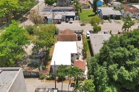213 NW 34th Terrace Miami FL 33127