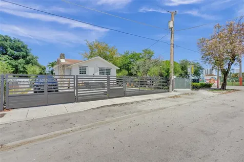 213 NW 34th Terrace Miami FL 33127
