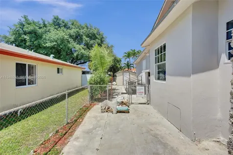 213 NW 34th Terrace Miami FL 33127