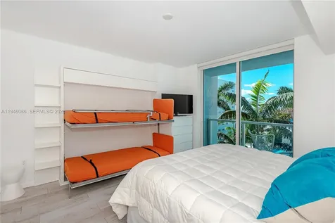 253 NE 2nd Street Miami FL 33132