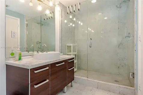 253 NE 2nd Street Miami FL 33132