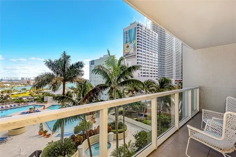 253 NE 2nd Street Miami FL 33132