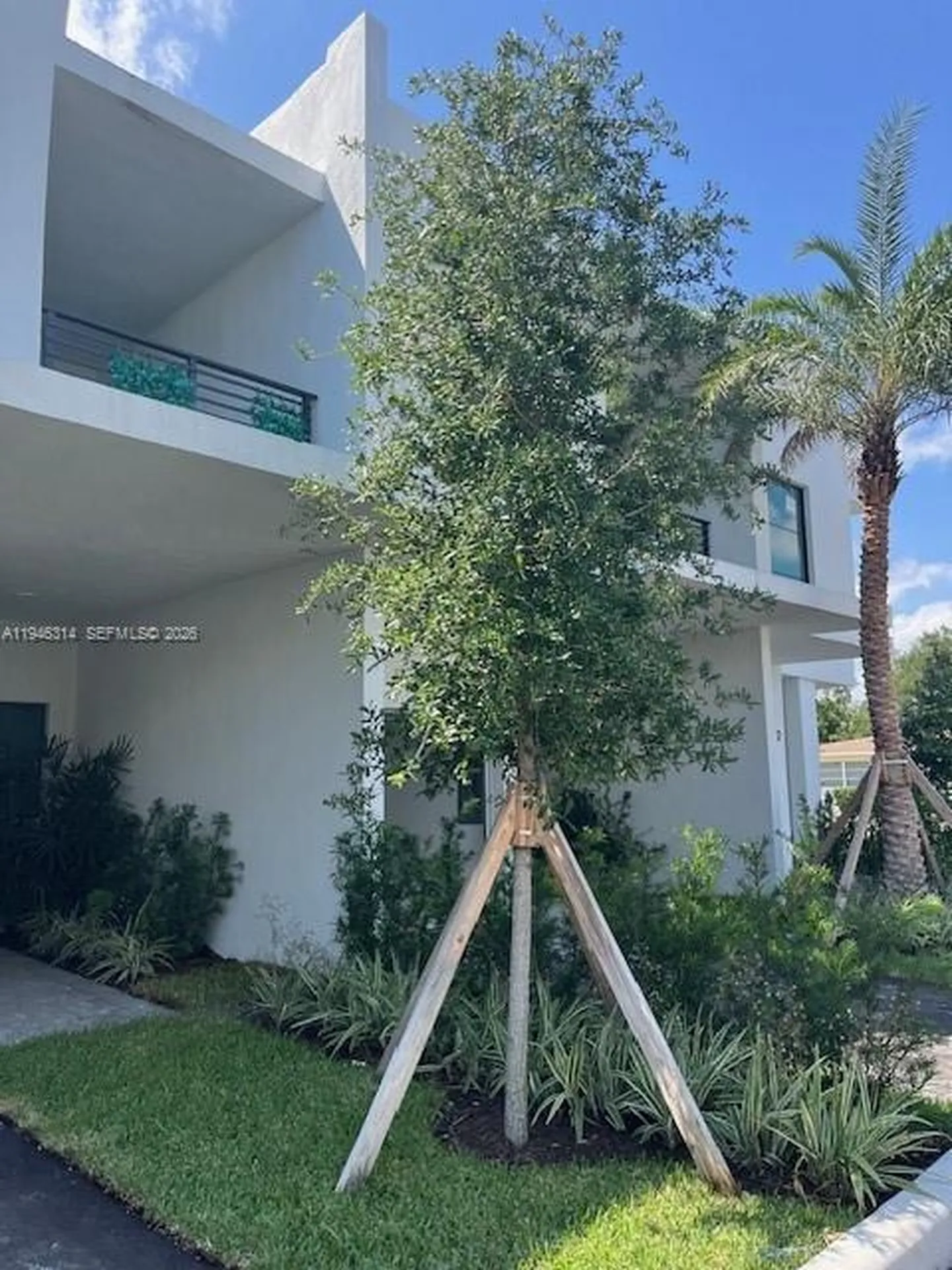 2526 Pierce Street Hollywood FL 33020