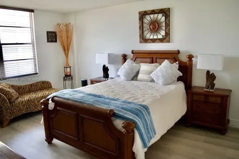3725 S Ocean Drive Hollywood FL 33019