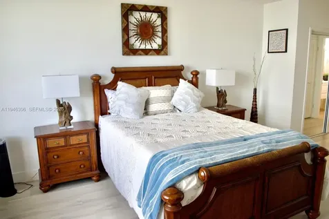 3725 S Ocean Drive Hollywood FL 33019