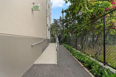 650 SW 1st Street Miami FL 33130