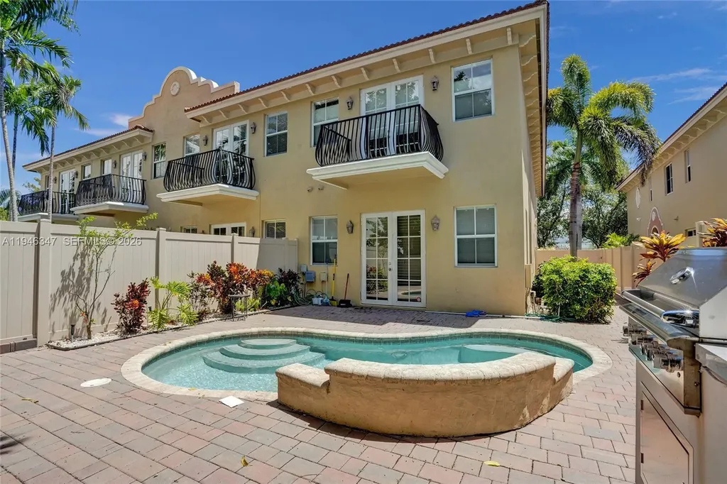 1115 NE 14th Avenue Fort Lauderdale FL 33304