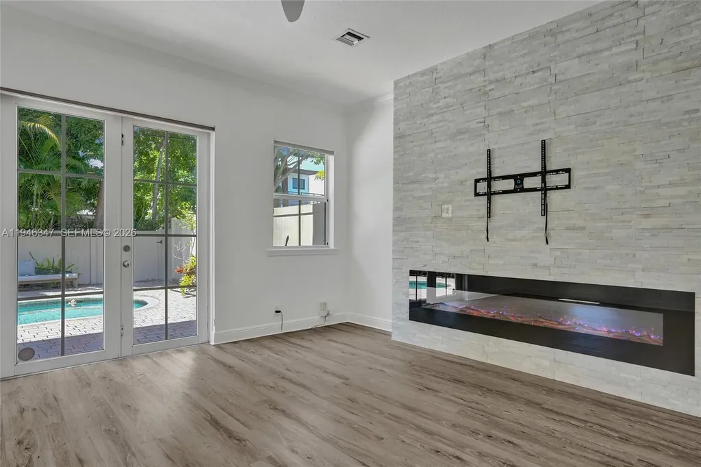 1115 NE 14th Avenue Fort Lauderdale FL 33304