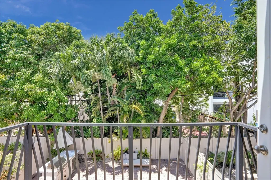1115 NE 14th Avenue Fort Lauderdale FL 33304