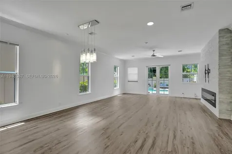 1115 NE 14th Avenue Fort Lauderdale FL 33304