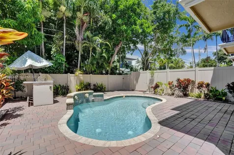 1115 NE 14th Avenue Fort Lauderdale FL 33304