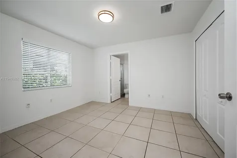 2275 SW 61st Avenue Miami FL 33155